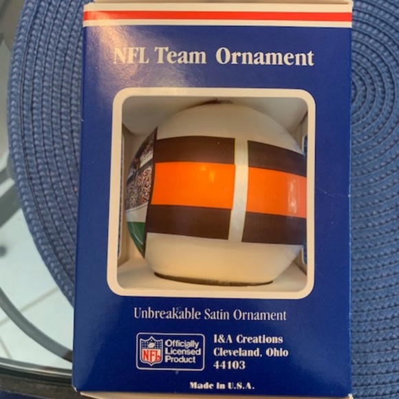 Vintage Cleveland Browns NFL Satin Christmas Ornament - Picture 2 of 13